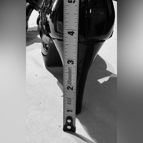 Maurices Black Women's Heels open toe with bow, patent leather, size 8.5 - Picture 8 of 9